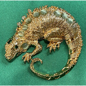 NWOT Iguana Lizard Reptile Brooch Pin Gold Tone Green Glass Rhinestone